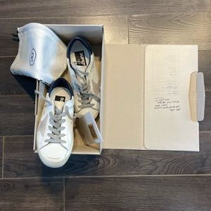 Super-Star Low Top Sneaker
GOLDEN GOOSE